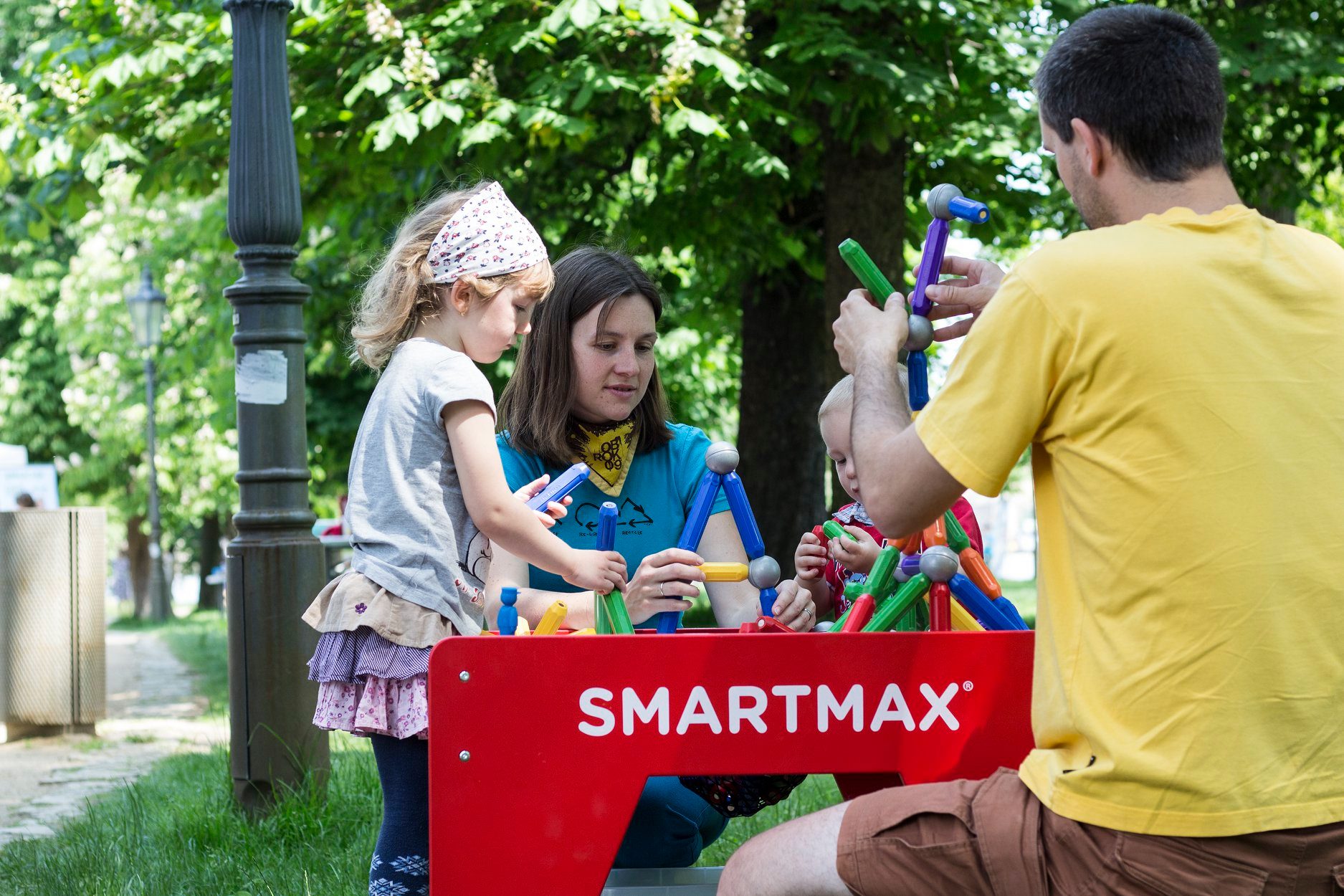 Vorschulkinder werden mit dem SmartMax-Magnetbaukasten gefördert