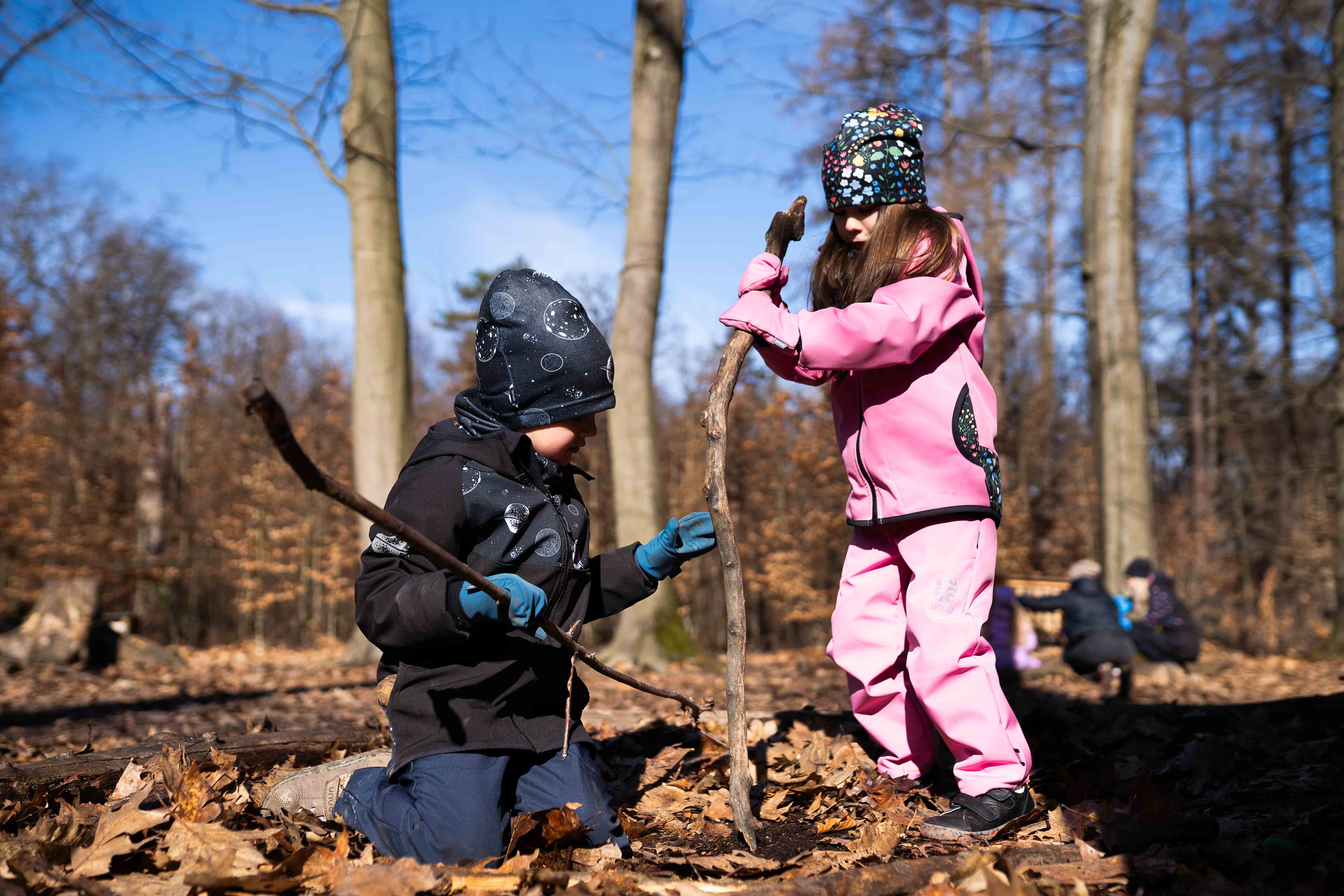 UNUO: Frühjahrskollektion, die Kindern Bewegungsfreiheit und Spielspaß bietet